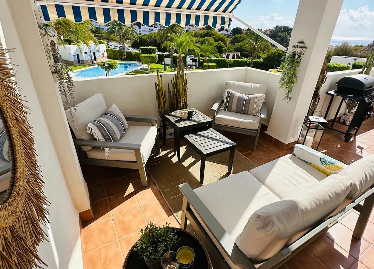 2 Bedroom Apartment With Sea Views موخاكار